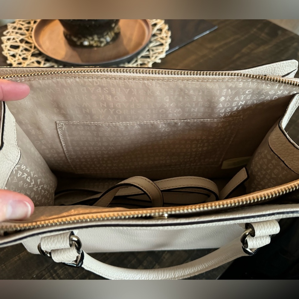 BNWOT Kate Spade purse - Picture 3 of 3